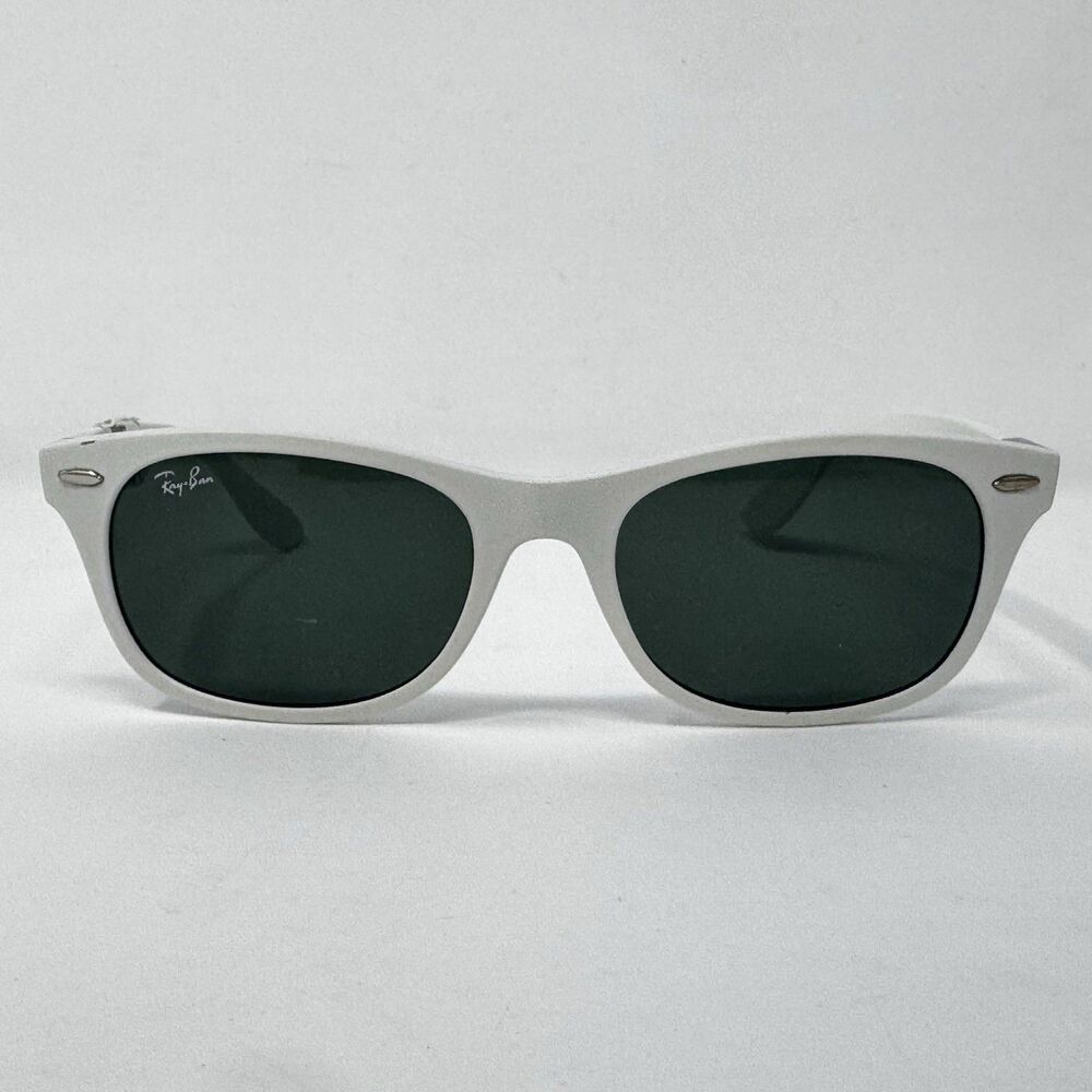 Ray-Ban RB4207 6096/71 Liteforce White Green Sunglasses 52-17-145 New w/ Defects